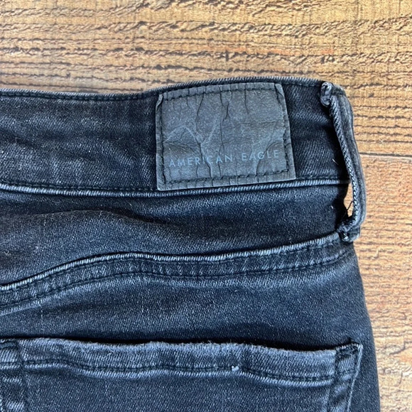 American Eagle Shorts Womens‎ 2 High Rise Shortie Black Distressed Denim - Picture 4 of 10